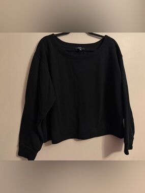 Lulu's Cropped Black Crewneck Sweatshirt